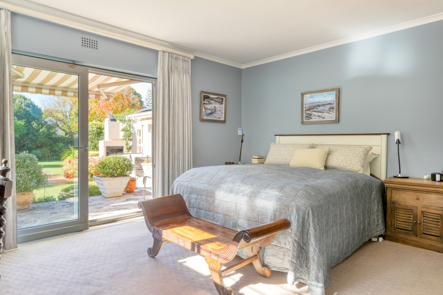 4 Bedroom Property for Sale in Constantia Western Cape